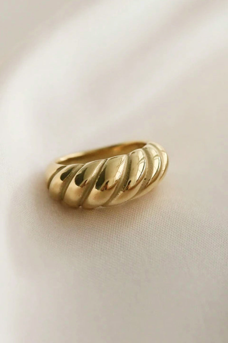 Jouri Gold Ring