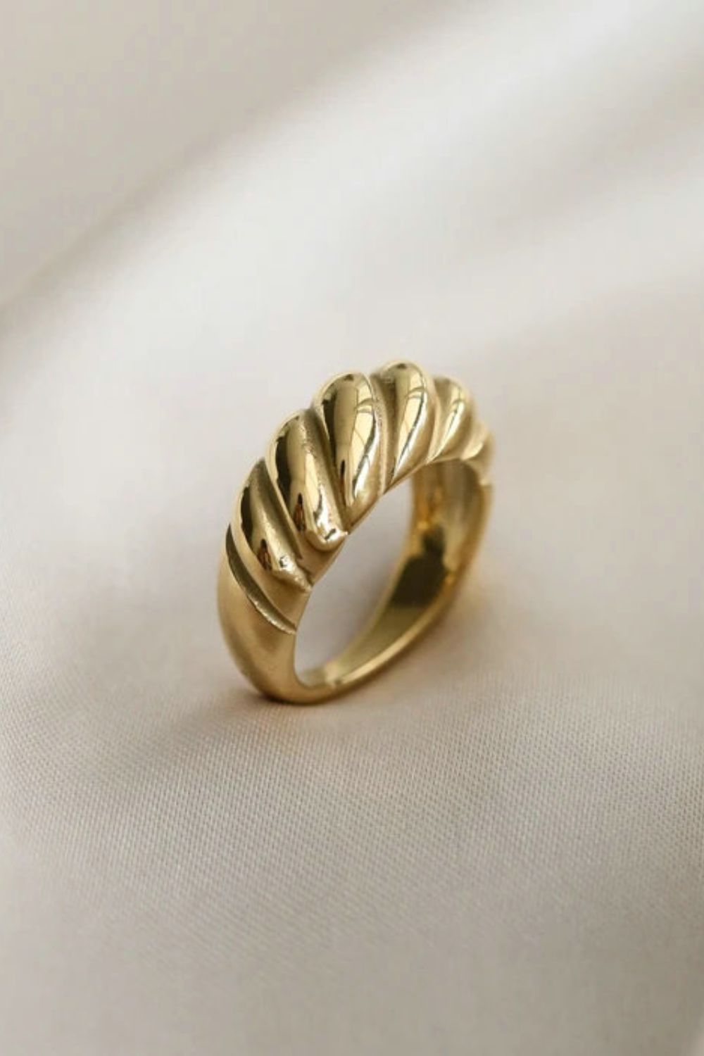 Jouri Gold Ring